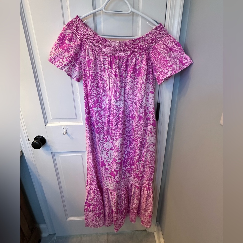 Lilly Pulitzer off-the-shoulder midi dress. Size S